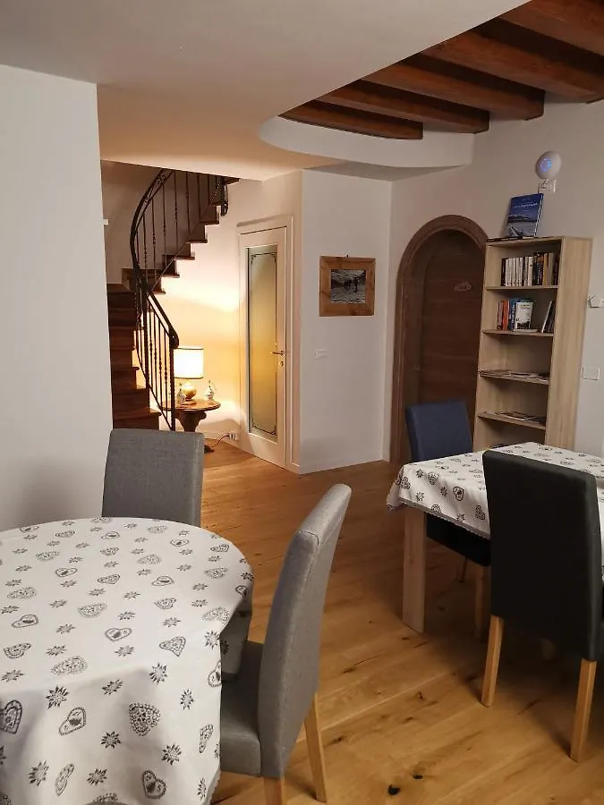 Larici Rooms Roana 0*,  Italy
